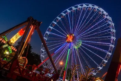 Примеры использования декоративной светотехники_085