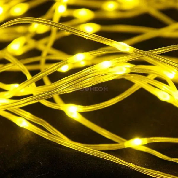 LED гирлянда-нить желтого цвета 10 метров в упаковке, вид крупным планом