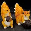 Крупный план фигуры Белочка: фактура стекловолокна, светодиодная подсветка, кабель и трансформатор