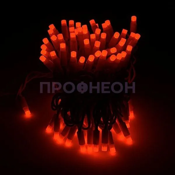 Крупный план светодиодов и каучуковой оболочки гирлянды Стринг Лайт, красное свечение.