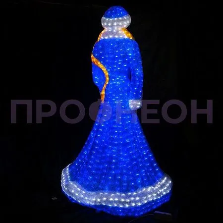 Крупный план светодиодной фигуры Снегурочка: белое свечение, акриловые элементы, кабель 24V