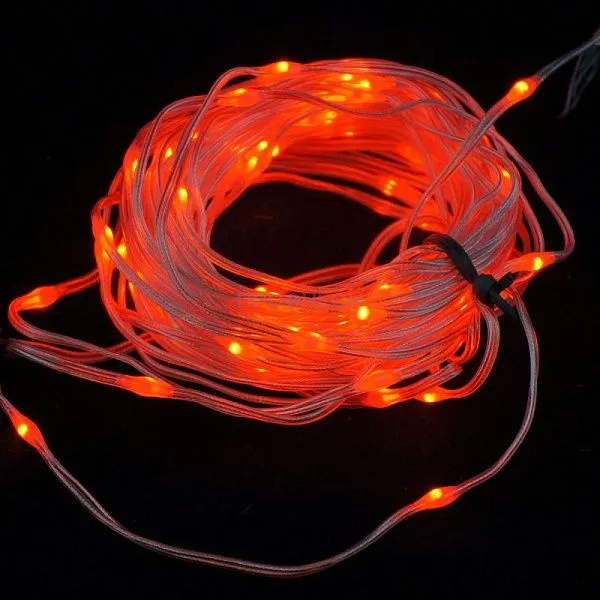 Крупный план светодиодной нити PRF-TR-10M-100ML-24V-R красного цвета, 10 метров