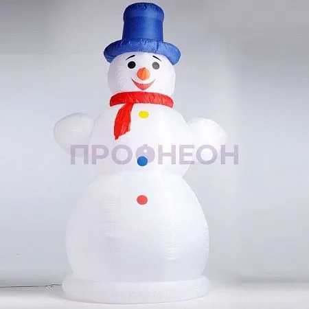 Крупный план надувного Снеговика: светодиодные элементы, ткань, компрессор, белое свечение