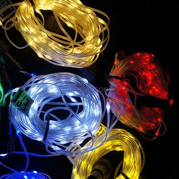 LED гирлянда-нить желтого цвета 10 метров в упаковке, вид крупным планом