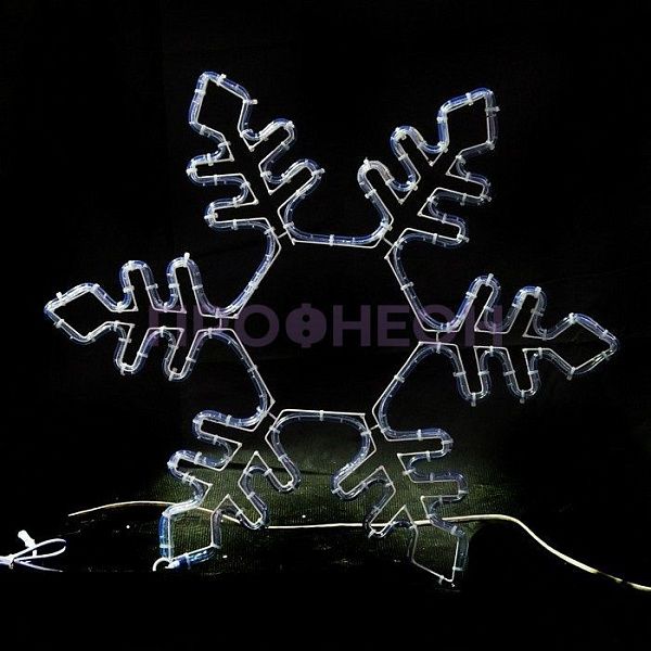Крупный план светодиодной снежинки LED: белые диоды на прочном каркасе, влагозащищенный провод. Цвет свечения белый.