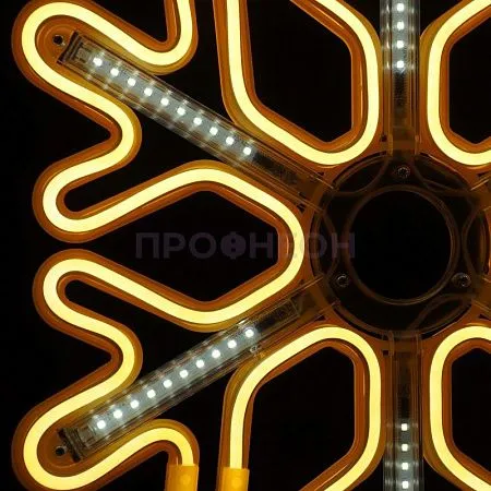 Крупный план светодиодной снежинки: белые диоды, теплый белый свет, плоский корпус 40x40 см с динамикой