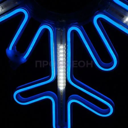 Крупный план светодиодной снежинки LED: синие диоды с динамикой, плоский корпус, элементы крепления и провода подключения
