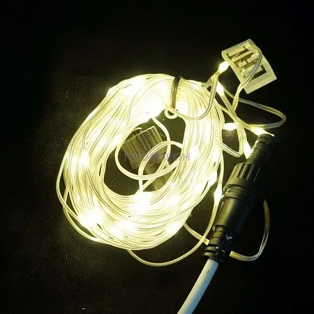Крупный план светодиодов гирлянды-нити 20 м теплый белый 200 LED