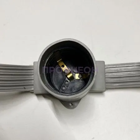 Крупный план магистрали: 5 жил, 4 канала, шаг 15 см, серый провод, IP65, цвет свечения белый