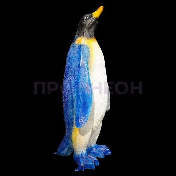 Крупный план световой фигуры Пингвин: детали из стекловолокна, светодиодная гирлянда, провод и трансформатор, белое свечение.