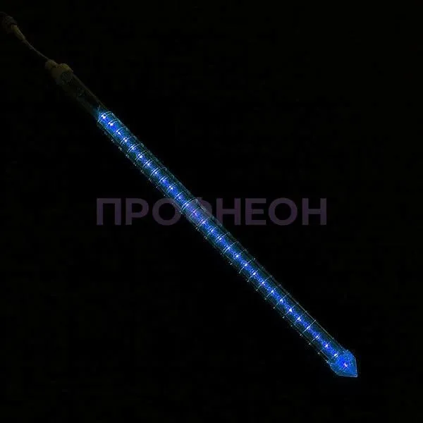 Крупный план светодиодной тающей сосульки: видны плотные диоды, прозрачная трубка и влагозащищенный провод синего цвета