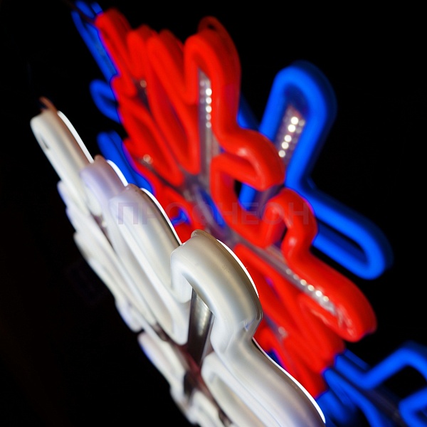 Световая фигура «Снежинка LED» 40*40 см, красная с динамикой Световая фигура «Снежинка LED» 40*40 см, белая