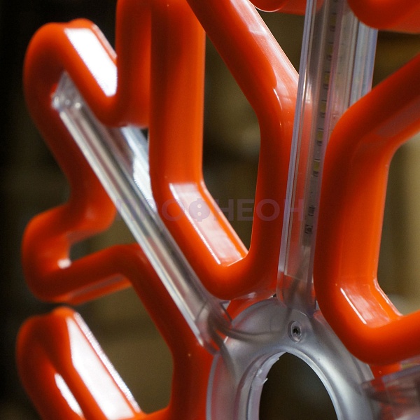 Световая фигура «Снежинка LED» 40*40 см, красная с динамикой Световая фигура «Снежинка LED» 40*40 см, белая