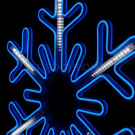 Крупный план светодиодной снежинки LED: синие диоды с динамикой, плоский корпус, элементы крепления и провода подключения