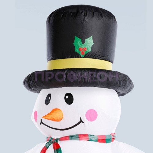 Фигура надувная световая «Снеговик с подарком», 240 см